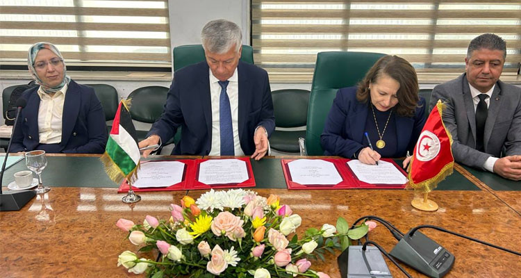 توقيع خمسة اتفاقيات بين تونس وفلسطين في القطاع الصناعي