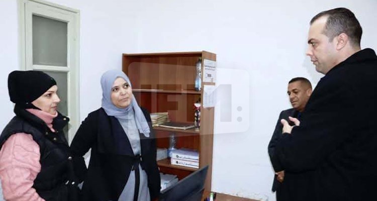 والي تطاوين يقوم بزيارات غير معلنة هذه الأيام إلى عدد من الإدارات