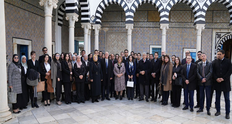 وفد من كتبة الشؤون الخارجية بالأكاديمية الديبلوماسية الدولية يزور مجلس نواب الشع