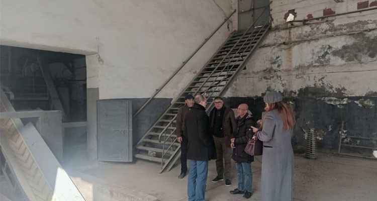 وزارة الفلاحة توصي بفتح تحقيق في نفوق الدواجن بالمركب الفلاحي بالنفيضة