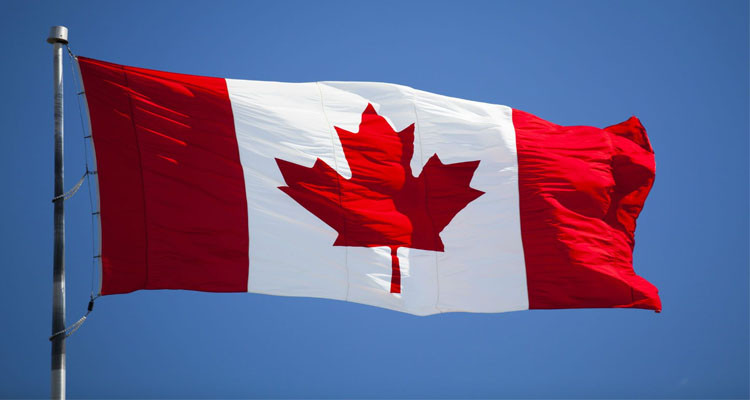 البنك المركزي الكندي يحذر من تداعيات تقليص أعداد المهاجرين 