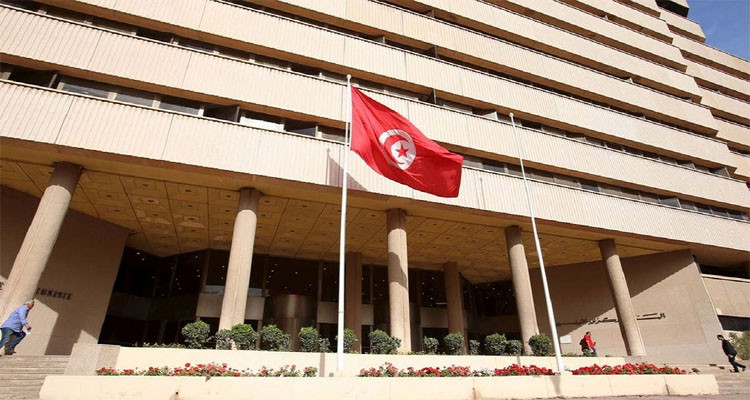 البنك المركزي  يدعو إلى اتخاذ الاحتياطات لتزويد الحرفاء بالشيك