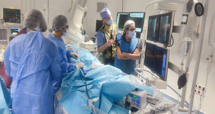 إنجاز طبي عالمي بمستشفى الرابطة: استئصال الإرتجاف الأذيني لمريض بقلب اصطناعي