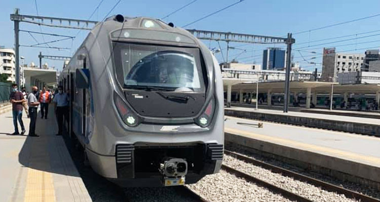 وزير النقل يعطي إشارة انطلاق الخط "د" من القطار السريع الرابط بين العاصمة والقباعة
