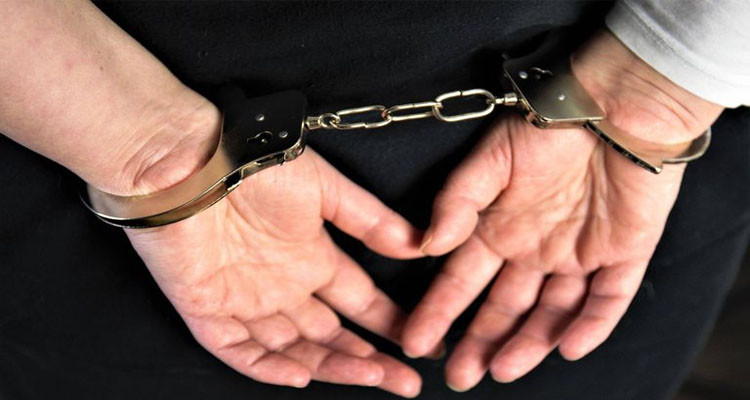 عامل بشركة يستولي على مبلغ مالي من داخل فرع بنكي بنابل