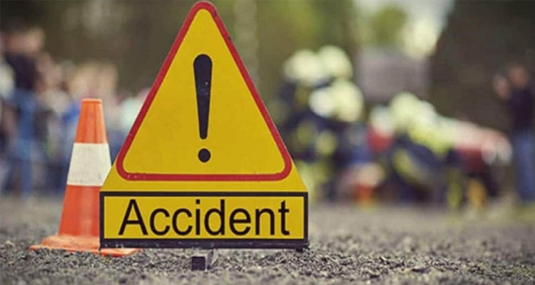 إصابات في اصطدام حافلة بشاحنة على الطريق الرابطة بين قفصة والقصرين