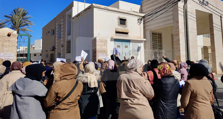 قابس: أصحاب الشهائد العليا المعطلين عن العمل يطالبون بإصدار أمر رئاسي لانتد