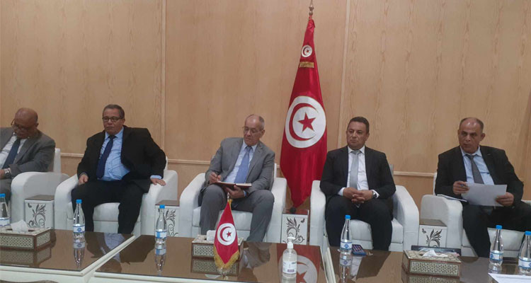 تهم 8 ولايات كبرى: وزير البيئة يعلن عن صفقة إطارية لرفع نفايات الهدم