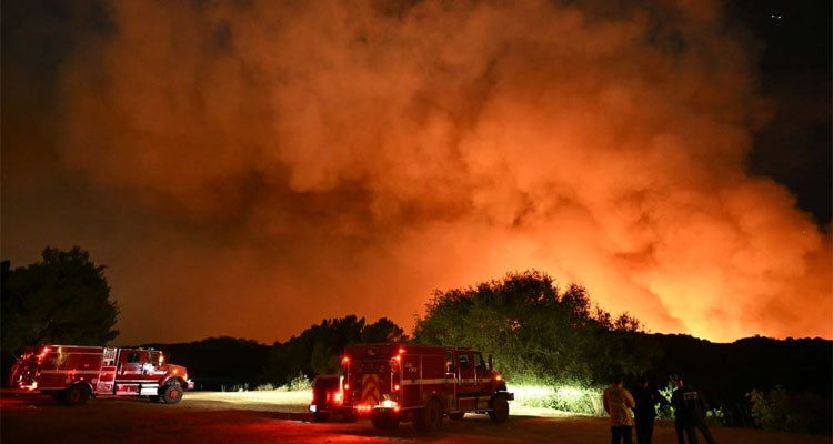 تجدّد حرائق لوس أنجلوس وأوامر بإجلاء أكثر من 50 ألف شخص