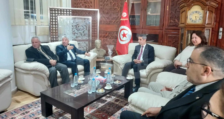 وزير التشغيل : سيتم تنقيح مجلة الشغل وستكون عقود العمل غير محددة المدة