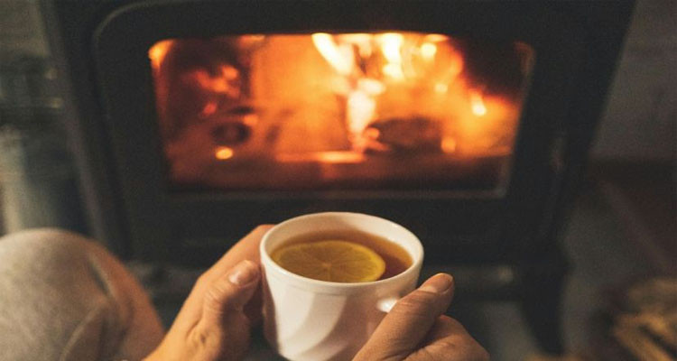 طقس الليلة: حرارة منخفضة وضباب آخر الليل