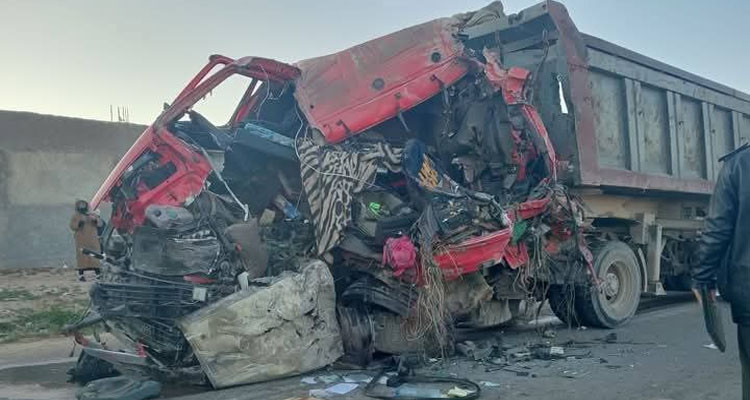 وفيات وإصابات في اصطدام حافلة ركاب وشاحنة ثقيلة بين الرديف وأم العرائس