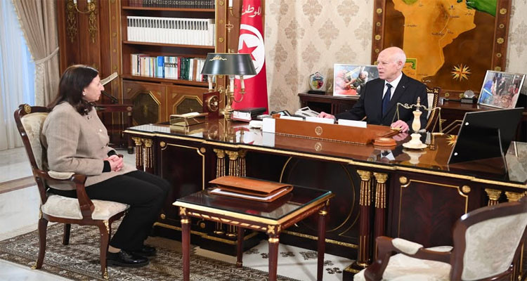 قيس سعيد في لقائه بوزيرة التجهيز: هذه الأشغال وجب أن تنطلق الشهر القادم
