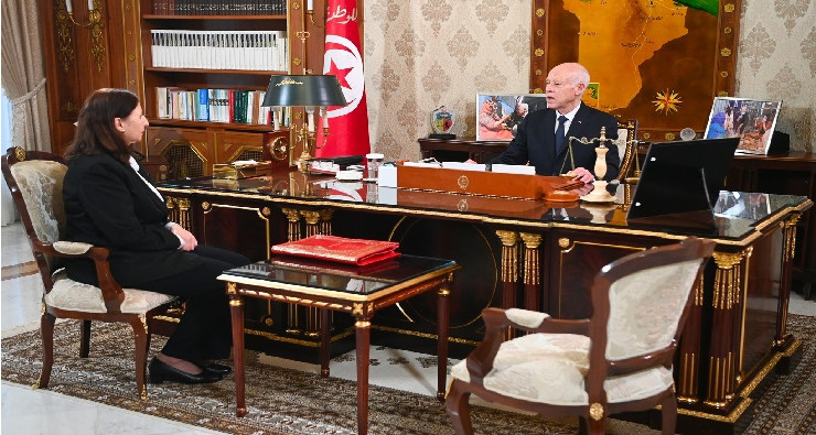 رئيس الدولة يدعو إلى فتح باب الإنتدابات