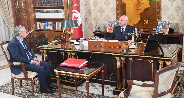 إلغاء المناولة في القطاع العمومي محور لقاء الرئيس بوزير الشؤون الإجتماعية