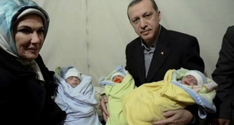 أردوغان يحث المواطنين على إنجاب 3 أطفال على الأقل