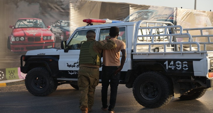 جهاز مكافحة الهجرة غير الشرعية بليبيا يُمنع اختلاط الوافدين بالعائلات والمواطنين