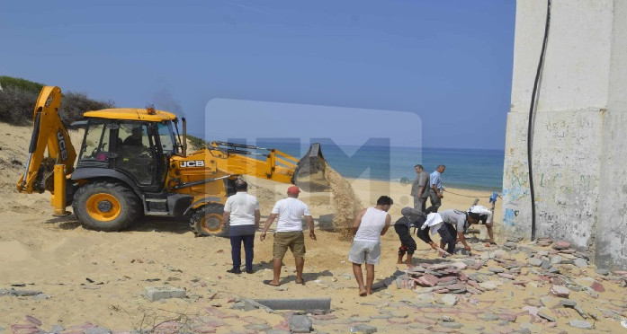 باجة: حملة نظافة واسعة بشاطئ الزوارع إستعدادا لموسم الإصطياف
