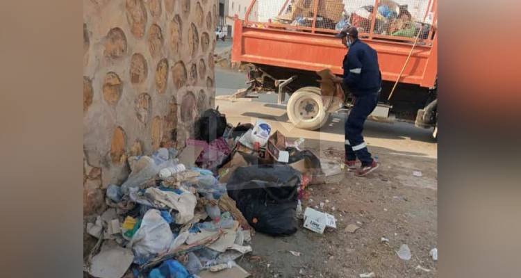 بلدية تطاوين تشرع في تنفيذ قرارات هدم