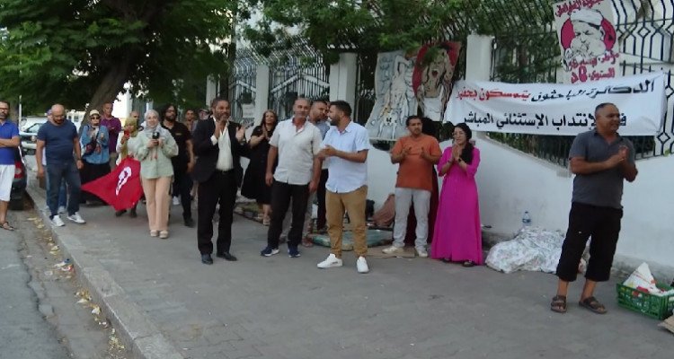 الرئيس يتحول إلى مقر اعتصام الدكاترة المعطلين عن العمل