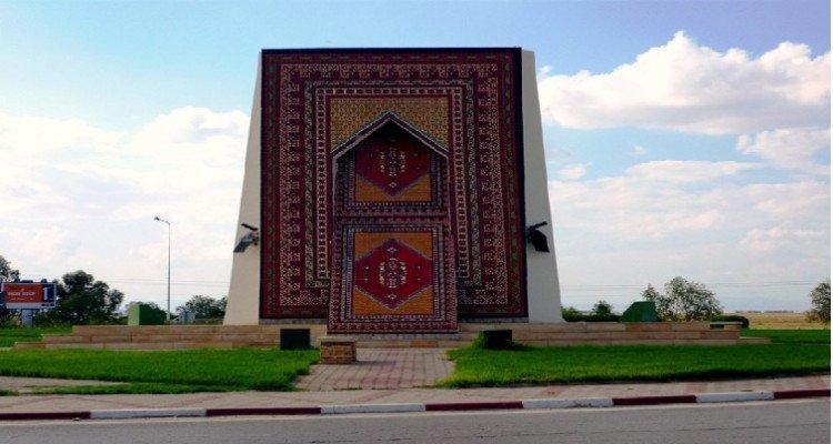 القيروان: أساتذة التعليم الثانوي يحتجون أمام مقر مندوبية التربية