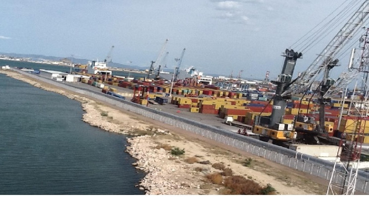 إجراءات لتطوير العمل بميناء رادس