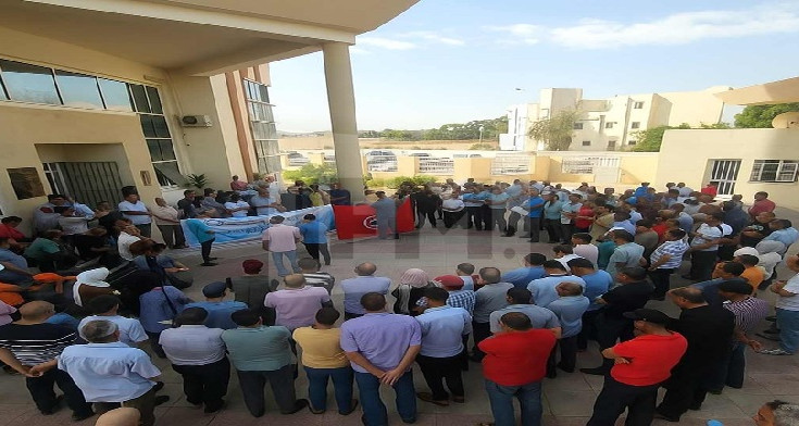 سيدي بوزيد: وقفة احتجاجية لأسلاك التربية أمام المندوبية الجهوية