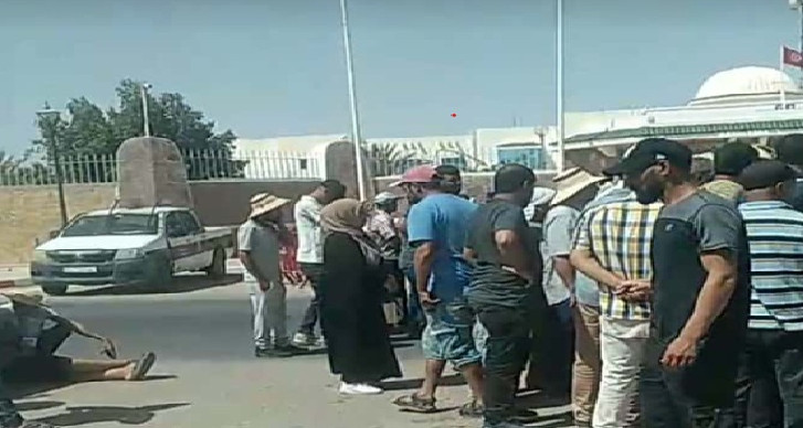 أعوان شركة البيئة والغراسات والبستنة بتطاوين يجددون احتجاجاتهم