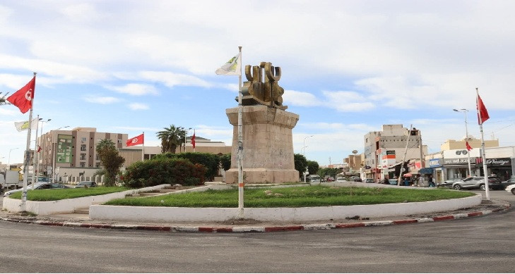 بلدية القيروان تنطلق في أشغال تهيئة مفترق سبحان الله وتحذر المواطنين