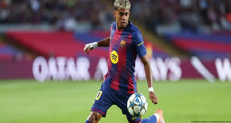 لامين يامال يطرق أبواب قصر بيكيه وشاكيرا!