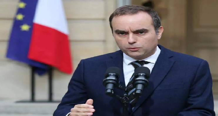 قدم رئيس الوزراء الفرنسي سيباستيان لوكورنو الإثنين استقالته للرئيس إيمانويل ماكر