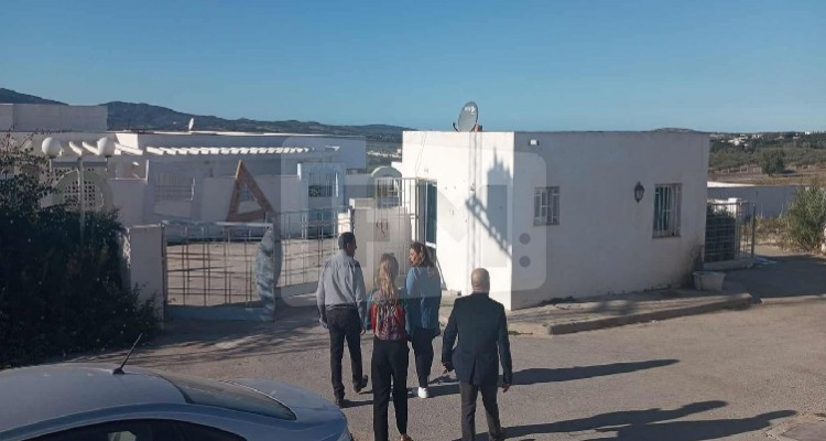 وفد فرنسي يزور معتمدية تاكلسة لتقييم برنامج تهذيب الأحياء الشعبية