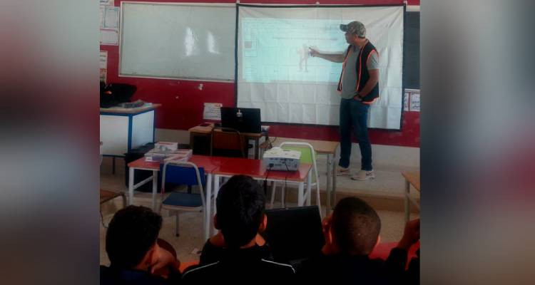 تركيز برنامج المدارس الرقمية بالمدرسة الابتدائية الصمباط الشمالية بحامة قابس