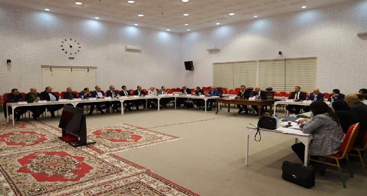 وزيرا الفلاحة والتجارة يأذنان بالشروع في تنفيذ برنامج تخزين زيت الزيتون