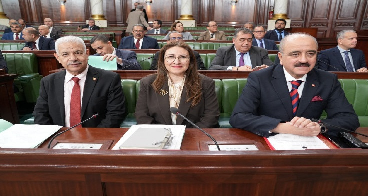 بحضور وزراء المالية والخارجية والتجارة: انطلاق أشغال الجلسة العامة في البرلمان