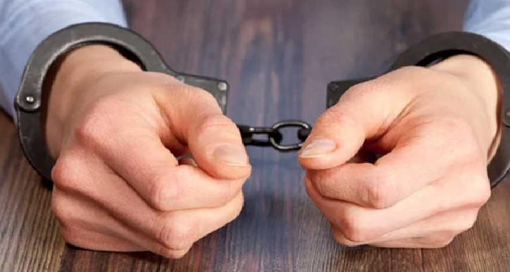 الحمامات: إيقاف صاحب محل فواكه جافة بتهمة بيع قصاصات رهان إلكتروني