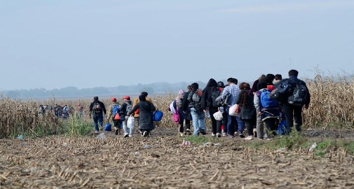 الاتحاد الأوروبي يوافق على قواعد أكثر صرامة بشأن ترحيل طالبي اللجوء