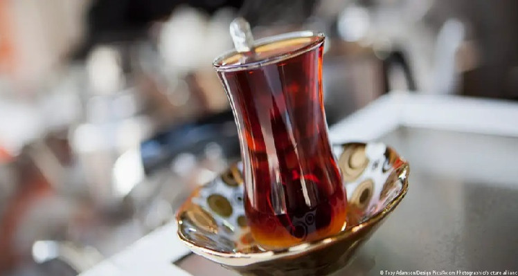 مشروبات تحدّ من أضرار الجلوس الطويل على الأوعية الدموية