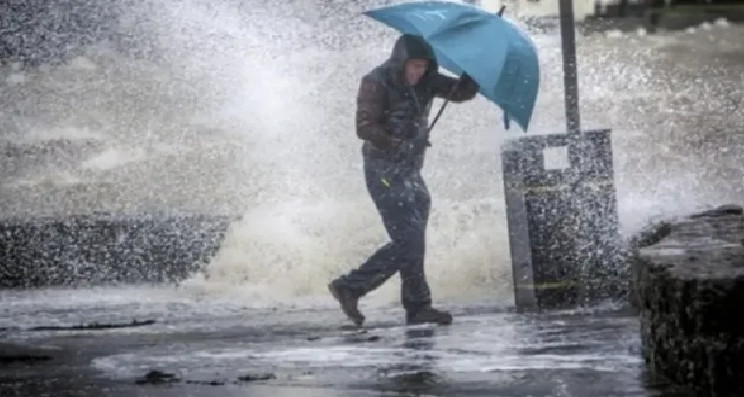 أمطار غزيرة والحرارة في انخفاض اليوم