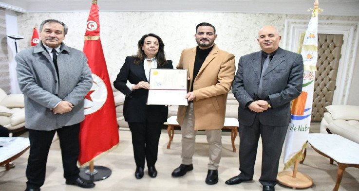 نائب يطالب بفتح تحقيق بعد حملة تشكيك في شهادة تحصل عليها شخص كرمته والية نابل