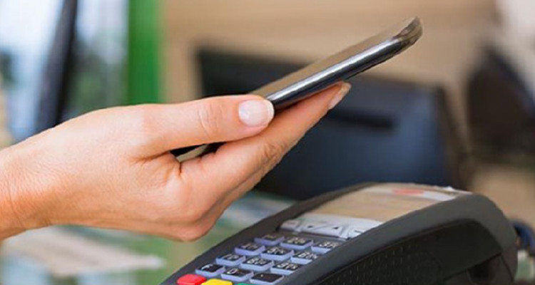 تطور آليات الدفع عبر الجوال بـ 81 % وتراجع قياسي لاستعمال الشيكات سنة 2025