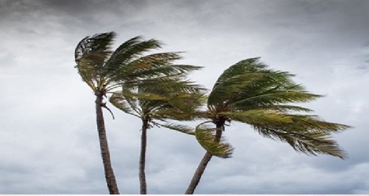 رياح قوية وأمطار متفرقة في هذه الجهات اليوم