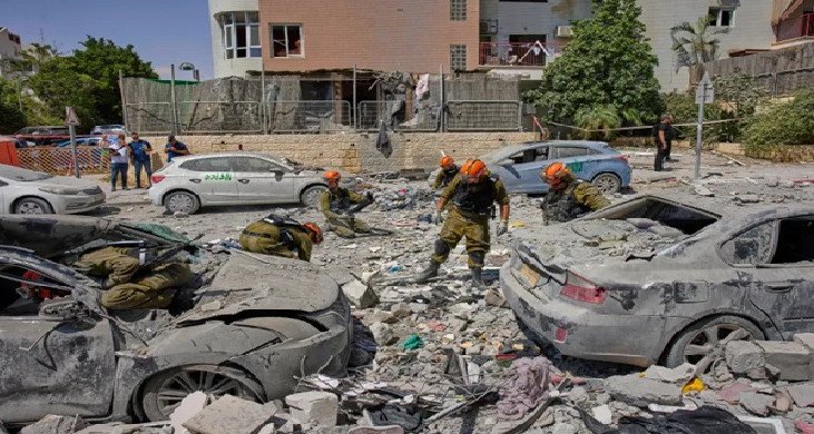 إصابة 17 شخصًا في بئر السبع جنوب اسرائيل إثر سقوط صاروخ إيراني