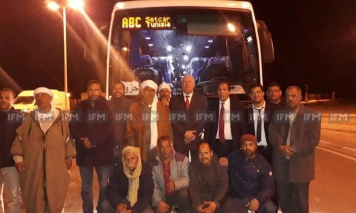 بالصور: انطلاق أول رحلة تربط مدينة حزوة الحدودية بتونس العاصمة 