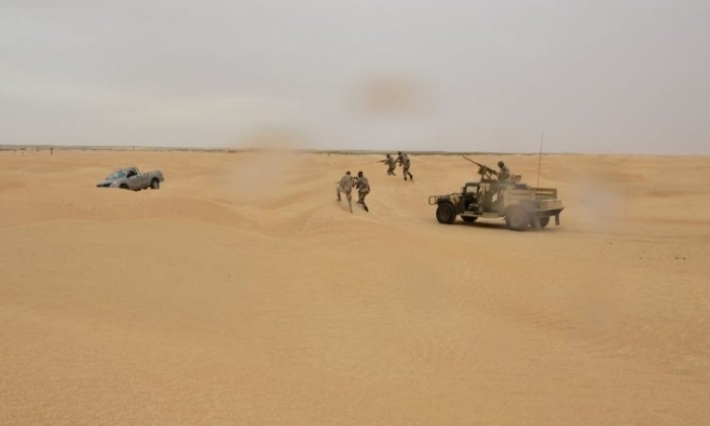 تطاوين- رمادة: إيقاف 3 مُهرّبين أطلقوا النار على أفراد تشكيلة عسكرية بمنطقة بير باستور