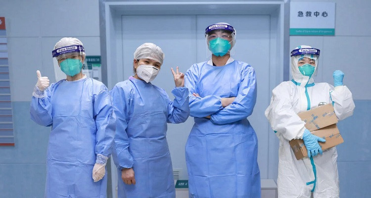 أطباء سعداء