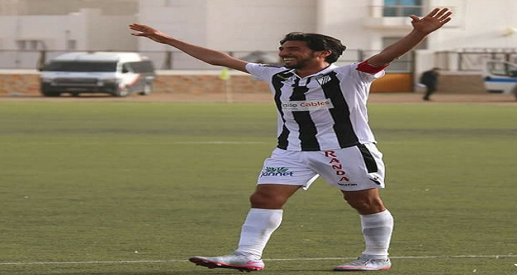 النادي الصفاقسي يستعيد ماهر الحناشي 