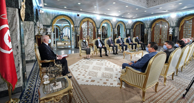 رئيس الدولة: نحن لا نتبارز مع المشعوذين الذين يدعون الإفتاء في القانون 