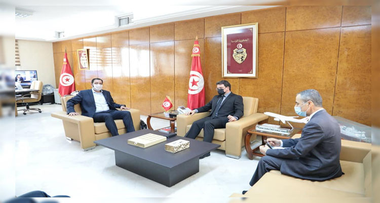 وزير النقل يتباحث مع النائب ياسين العياري جملة من الملفات 