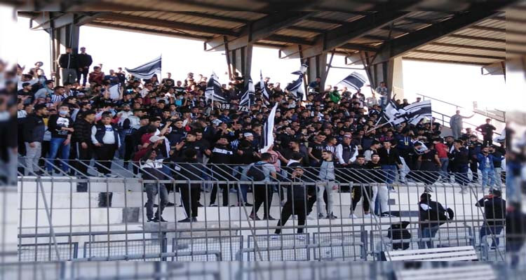 جماهير النادي الصفاقسي تدعم فريقها قبل مواجهة النجم الساحلي(فيديو)